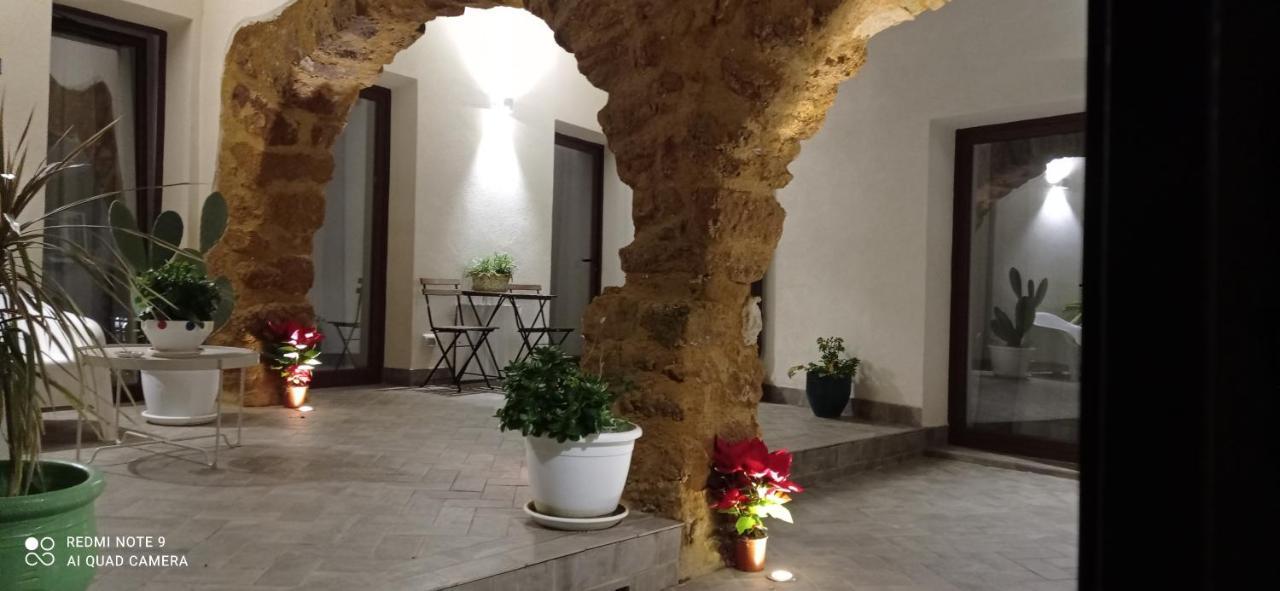 ホテル Cortile Baronello アグリジェント エクステリア 写真